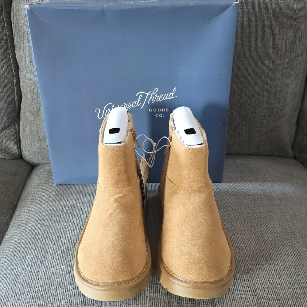 Universal Thread Women's Tan May Ankle‎ Boots, Size 9, NWT With Memory Foam